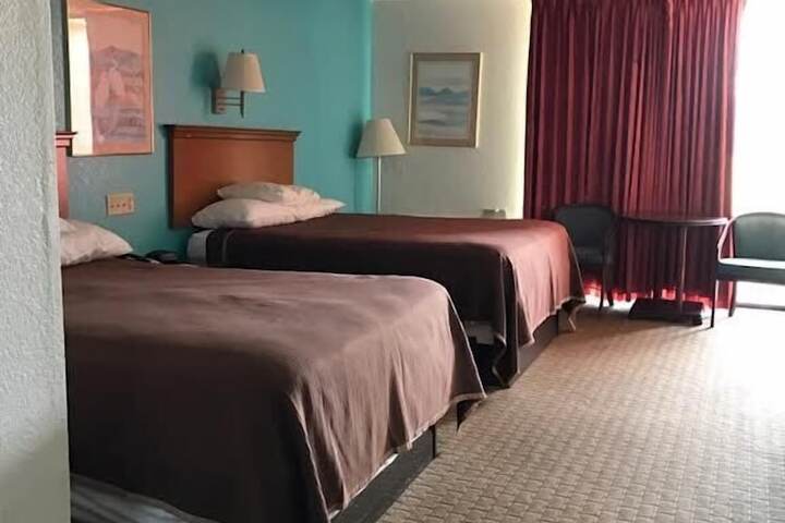 1 Queen Bed (20 of 20)