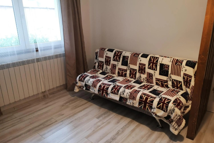 Room 2 of 10