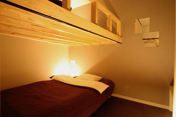 Room 30 of 77