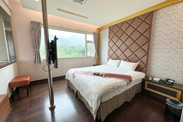 Room 18 of 60