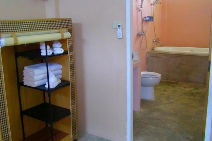 Photo 8