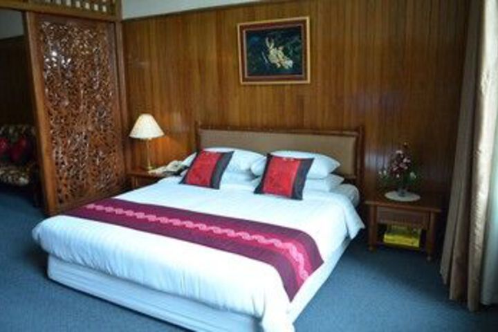 Room 8 of 30