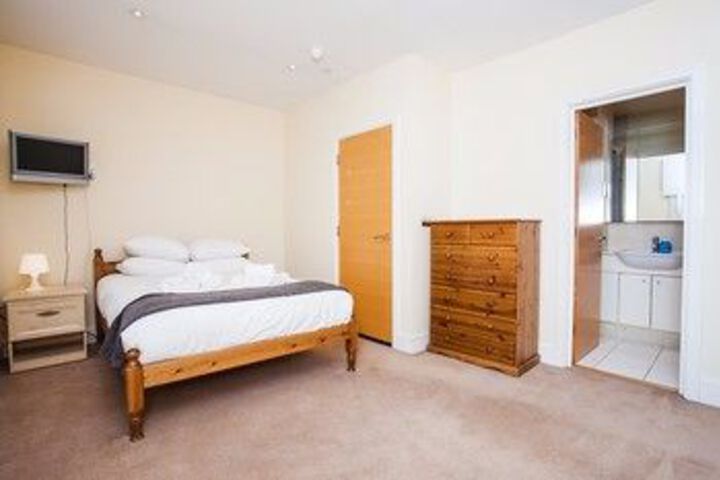 Room 16 of 30