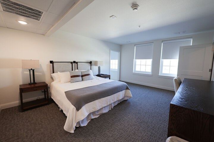 Room 9 of 220