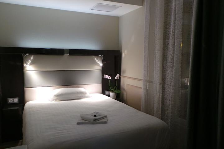 Room 4 of 60