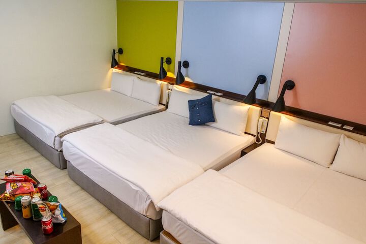 Room 47 of 87