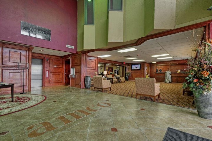 PEERS HOTEL