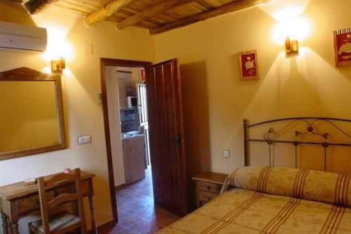 Room 2 of 32