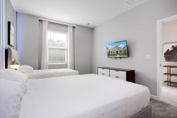 Room 47 of 61
