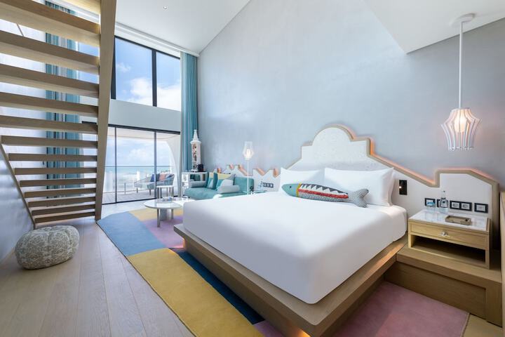 Room 5 of 208