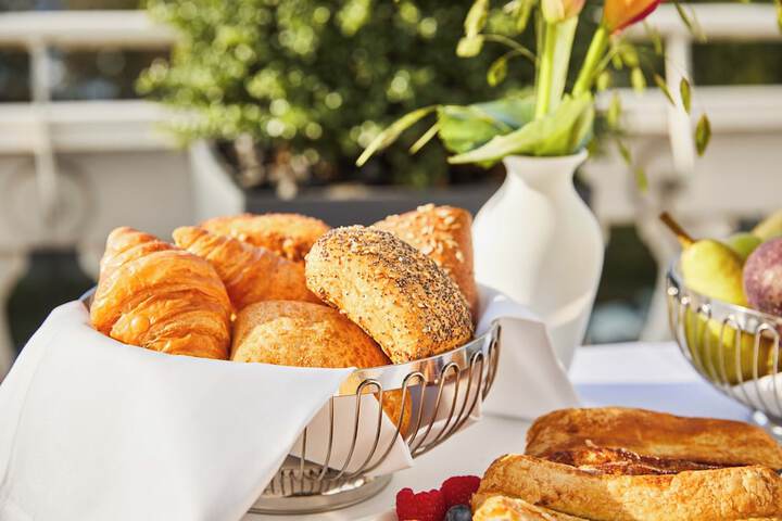 Breakfast/Coffee Service 114 of 154