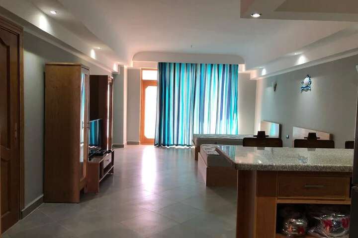 Room 3 of 7
