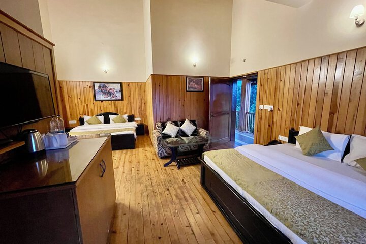 Room 10 of 38