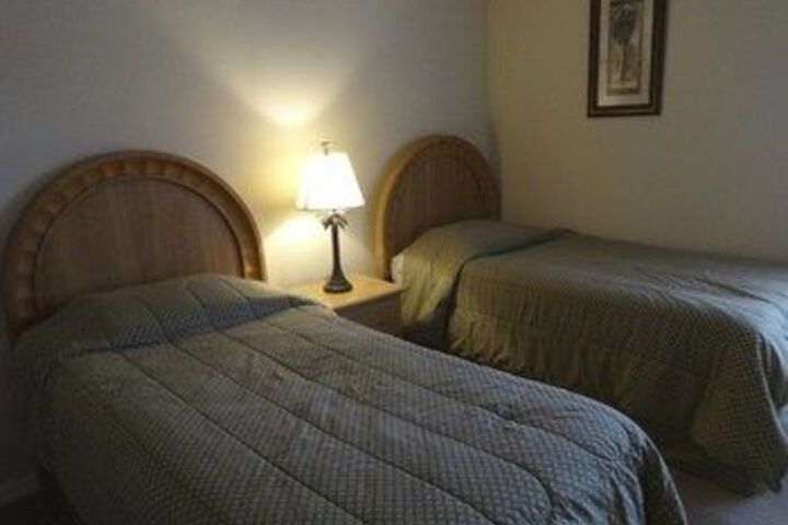 Room 18 of 77