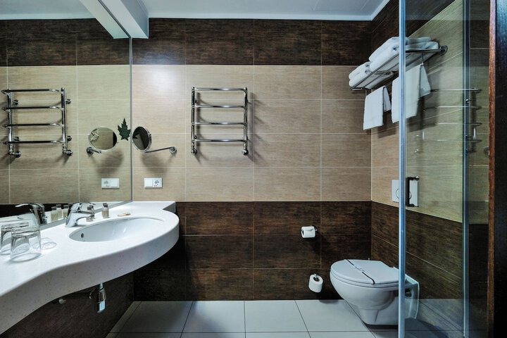 Room 42 of 61