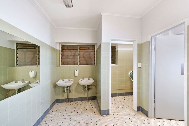 Room 6 of 23
