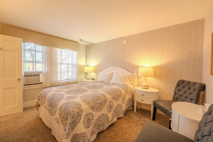 Room 32 of 129