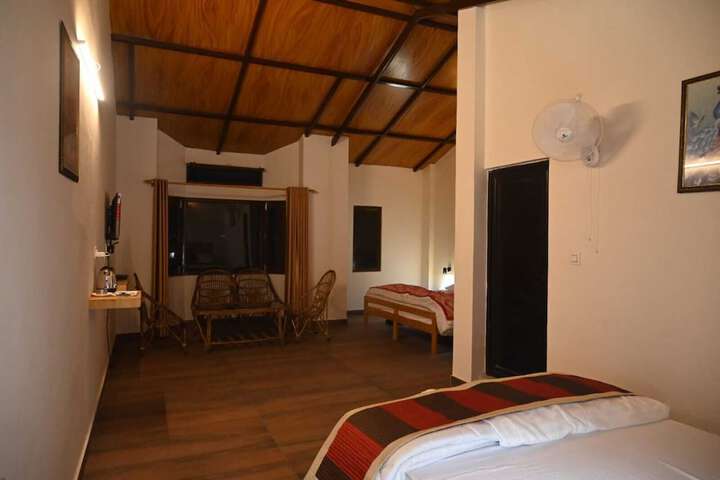 Room 5 of 11