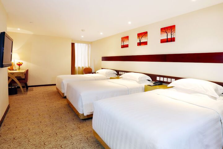 Room 12 of 38