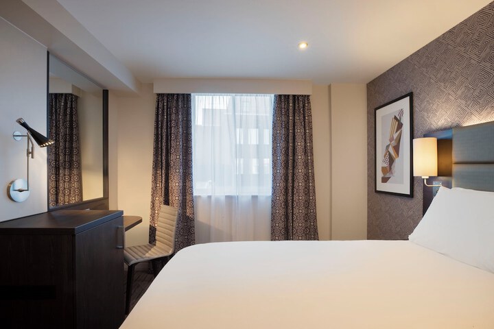 Room 19 of 42