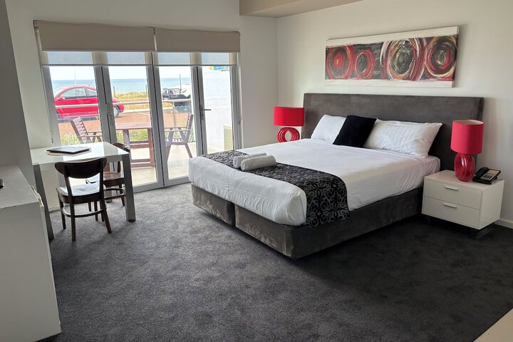 Room 10 of 43