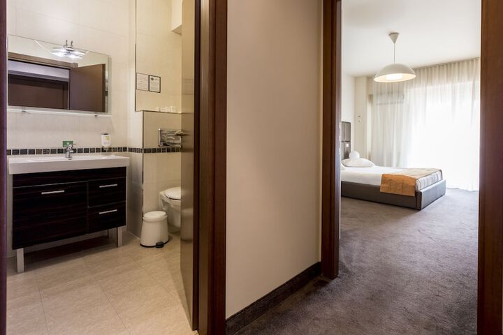 Room 47 of 108