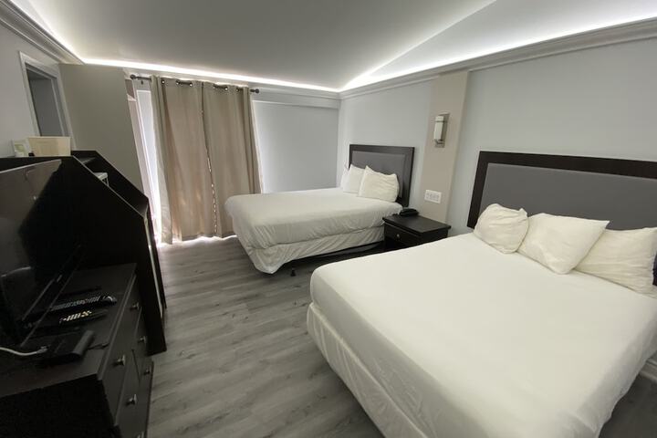 Room 6 of 44