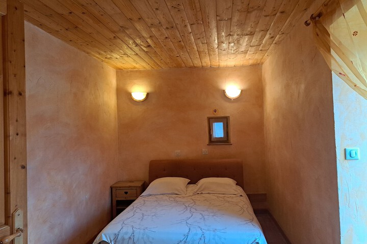 Room 17 of 40