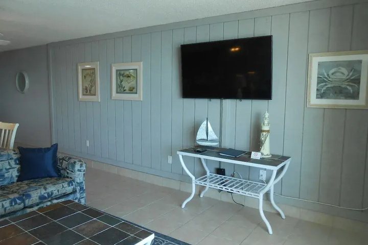 Room 5 of 22