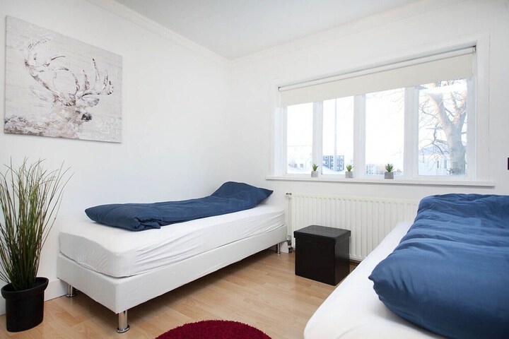 Room 10 of 26
