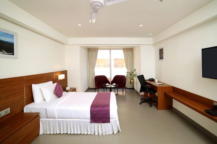 Room 8 of 28