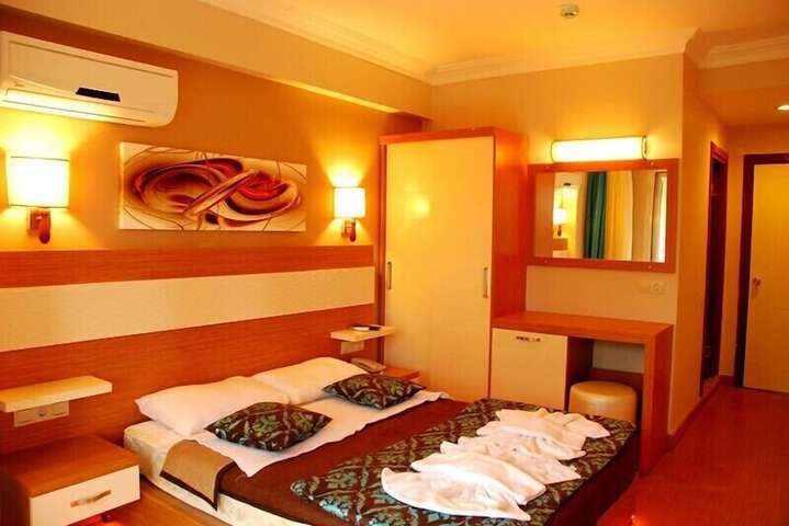 Room 5 of 22