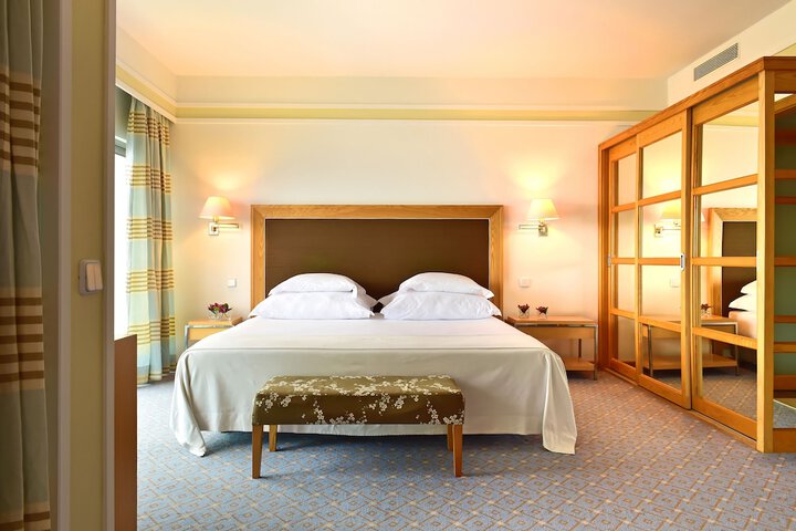 Room 3 of 47