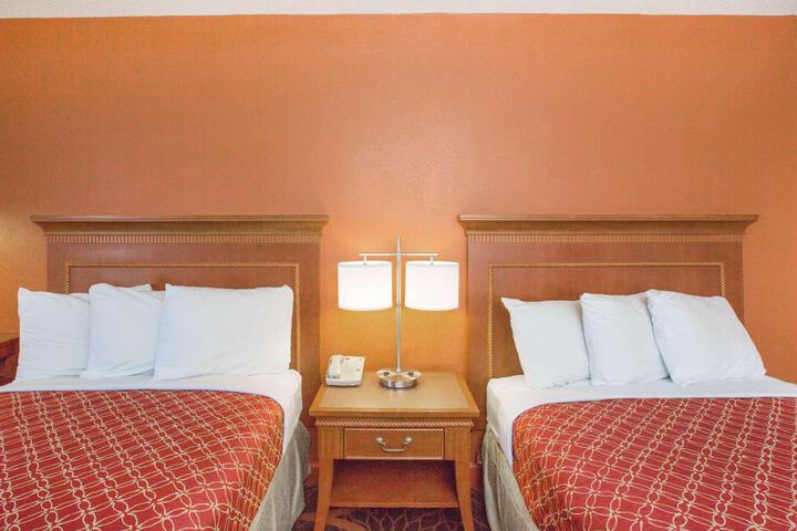 1 King Bed (6 of 14)