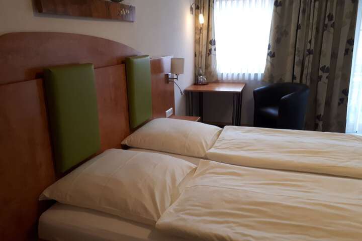 Room 28 of 64