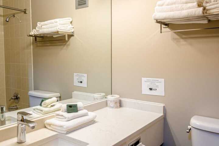Room 208 of 266