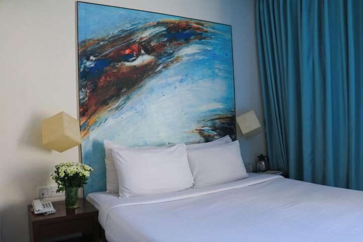 Room 29 of 136
