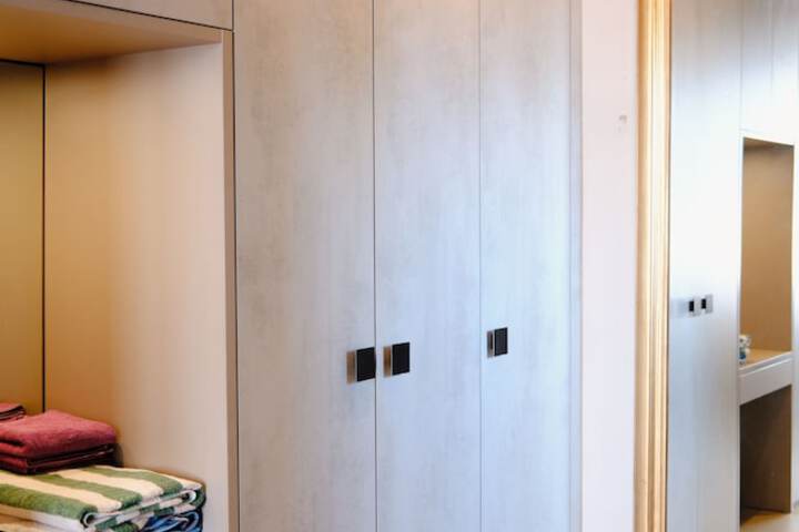Room 73 of 115