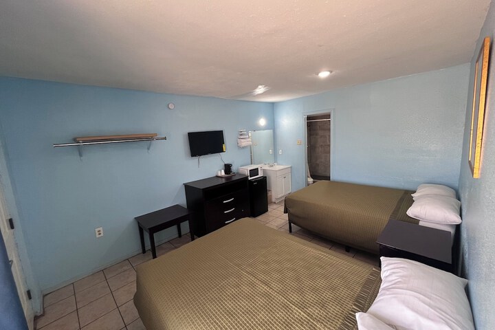 Room 4 of 11