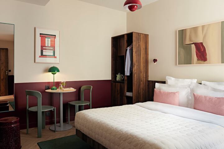Room 14 of 49
