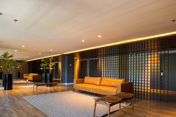 Ballroom/Hall 71 of 74