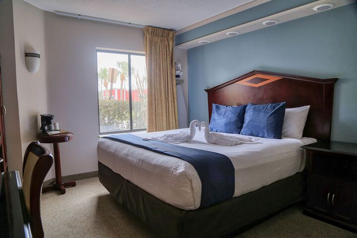 Standard | King Bed (8 of 13)