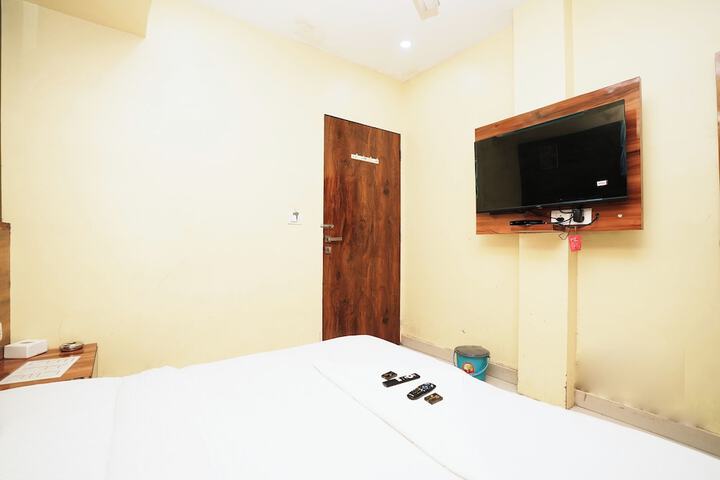 Room 13 of 24