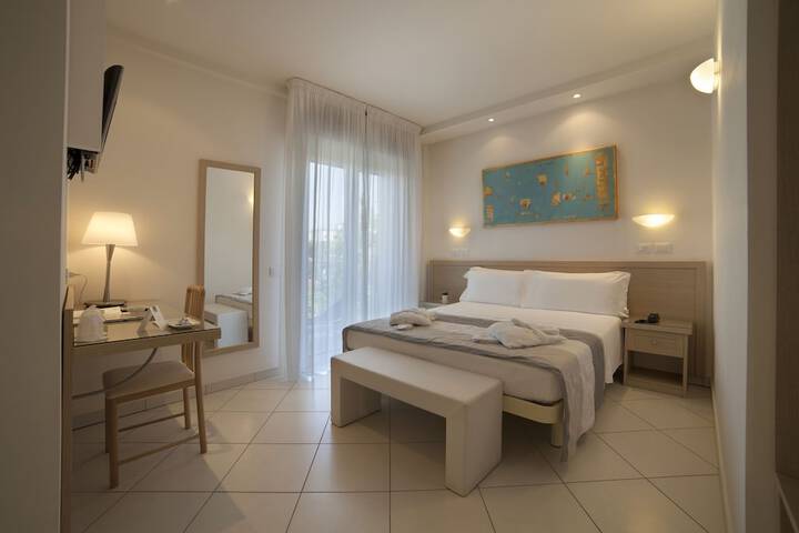 Room 3 of 70