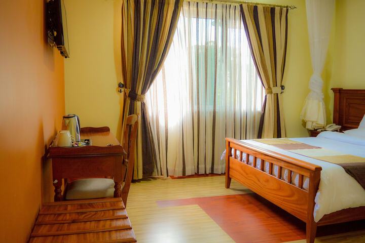 Room 5 of 27