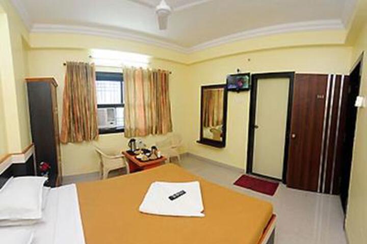 Room 1 of 5