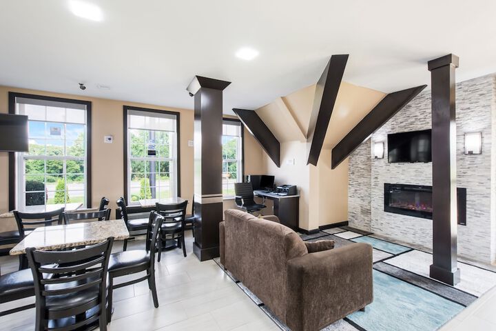 Business Center 5 of 11