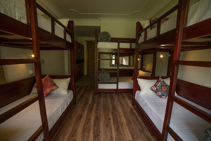 Room 26 of 80