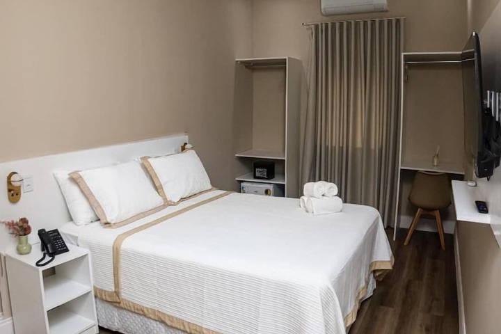 Room 8 of 22