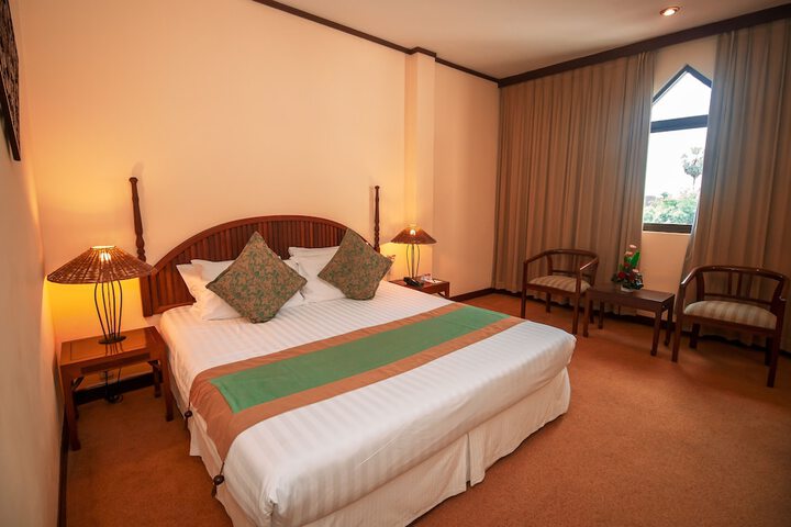 Room 28 of 116